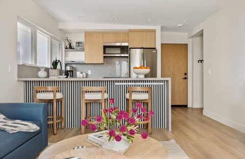 El Porto Condo | Tide House Unit D | Modern Oceanview 1BD w Parking