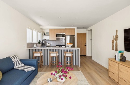 El Porto Condo | Tide House Unit D | Modern Oceanview 1BD w Parking