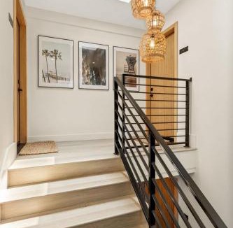El Porto Apartment | Tide House Unit D Modern Oceanview 1BD w Parking