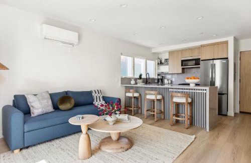 El Porto Apartment | Tide House Unit D Modern Oceanview 1BD w Parking