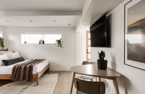 El Porto Apartment | Tide House - Unit E Seaside Studio w Parking