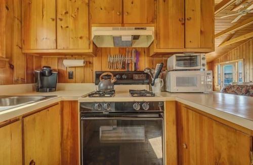 Surry House | Tide's Edge-New Oceanfront!