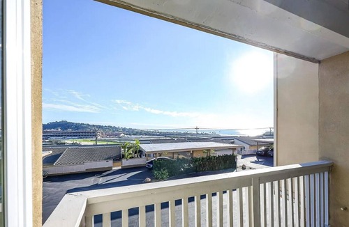 Solana Beach Condo | Tide & Turf - Racetrack, Ocean Views from this Fabulous Condo