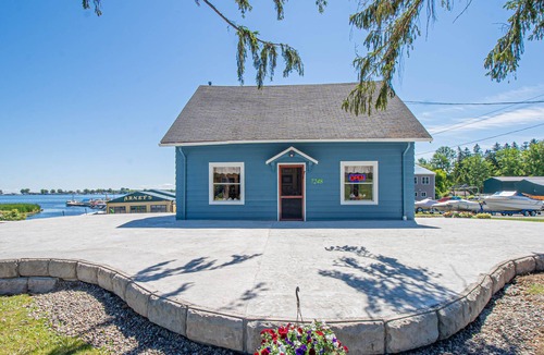 Sodus Point House | Tidesides Marine Bay house rentals