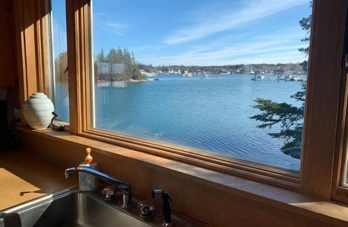 Bernard House | Tidewatch- harborside cottage, unparalleled views