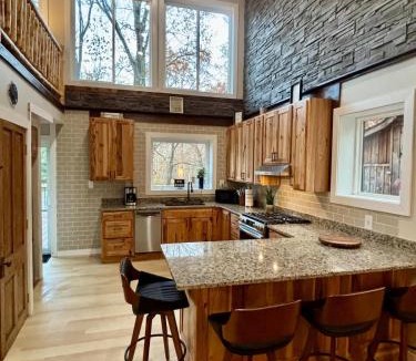 Tidioute House | Tidioute Riverfront Chalet Year Round Pet Friendly