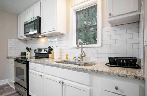 Lakeshore South House | ~Tidy Team Stay Sleeps 8 Near Stadium~