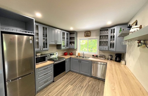 Rama Cottage | "Tiffany" Cottage w/Hot Tub & Barrel Sauna