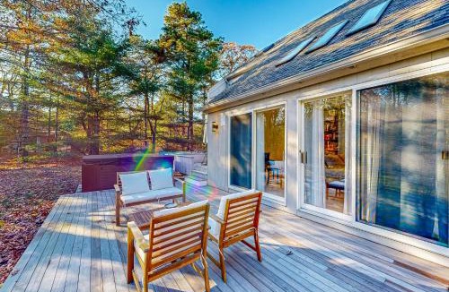 Lagoon Heights House | Tiffany's Treasure