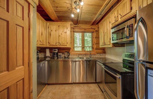 Waltham Ski Chalet | Tiger Lodge Loghouse