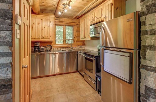 Waltham Ski Chalet | Tiger Lodge Loghouse
