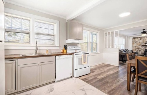 Central House | Tiger's Refuge 2br/1ba home 10 min. from Clemson U