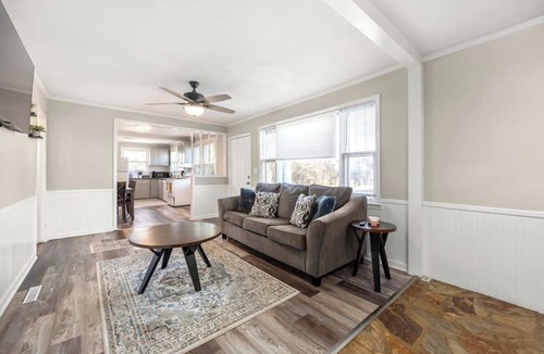 Central House | Tiger's Refuge 2br/1ba home 10 min. from Clemson U