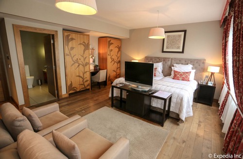 New Town Hotel | Tigerlily