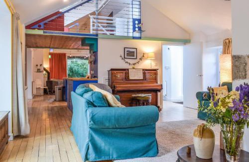 Blackburn House | Tigh Nam Muc