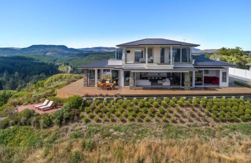 Rotorua Villa | Tihi Retreat