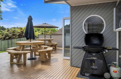 Springfield House | Tihi Time - Great Deck, Spa Pool & Games Room