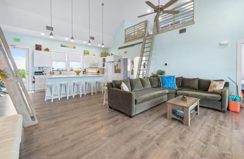 Coupon Bight Aquatic Preserve House | Tiki Beach - Big Pine Key