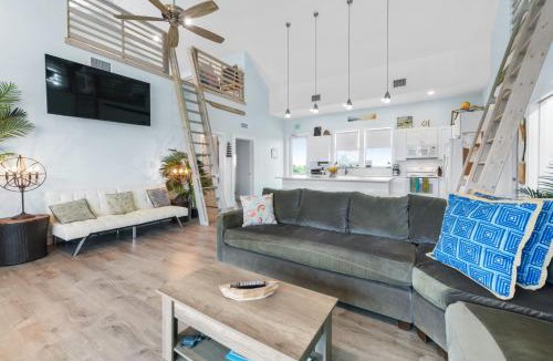 Coupon Bight Aquatic Preserve House | Tiki Beach - Big Pine Key