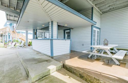 Galveston House | Tiki Hideaway