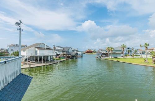 Galveston House | Tiki Hideaway