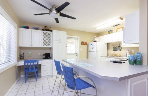 St. Augustine Beach House | Tiki Hut ~ Excellent Location ~ 1 House Off Beach!