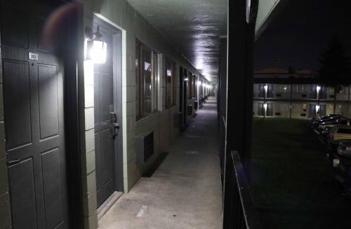 Downtown Spokane Hotel | Tiki Lodge Motel