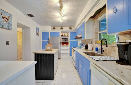 Lake Ridge House | Tiki Lounge + Pool | 5 min to Beach & Las Olas