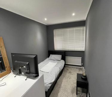 Tilbury House | Tilbury Docks Rooms for Short letting