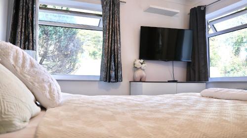 Tilehurst House | Tilehurst Villa