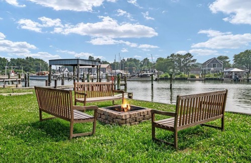 Tilghman House | Tilghman | Pool | Private Dock | Pet Friendly