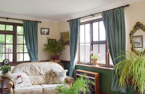 Lowestoft House | Tillet Cottage