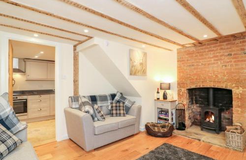 Edington House | Tilly's Cottage