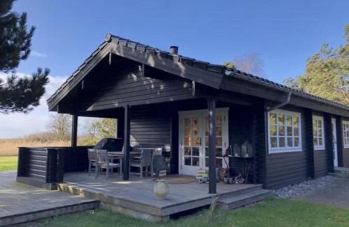 Hoensinge House | Timber Cabin With Guest House Near Dragsholm