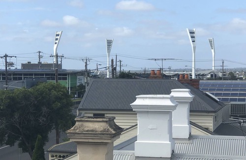 Geelong Apartment | Timber Door Luxury Accommodation Geelong