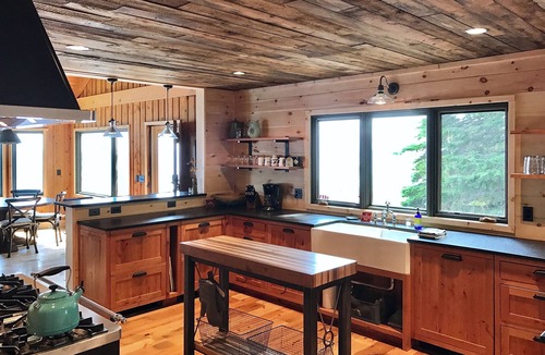 Lutsen Cottage | Timber-frame Beach Chalet on Lake Superior between Lutsen and Grand Marais