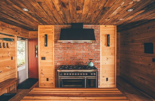 Lutsen Cottage | Timber-frame Beach Chalet on Lake Superior between Lutsen and Grand Marais