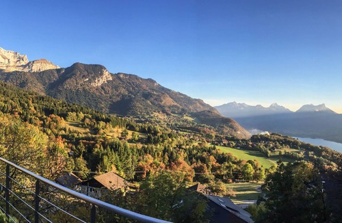 Talloires-Montmin Villa | Timber-frame house between lake and mountains