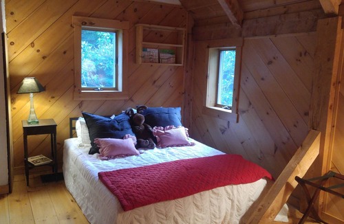 Lyndon Center House | Timber-frame home on 96 acres with view of White Mountains