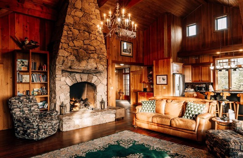 Norway House | Timber-framed Lodge with Panoramic Mountain Views