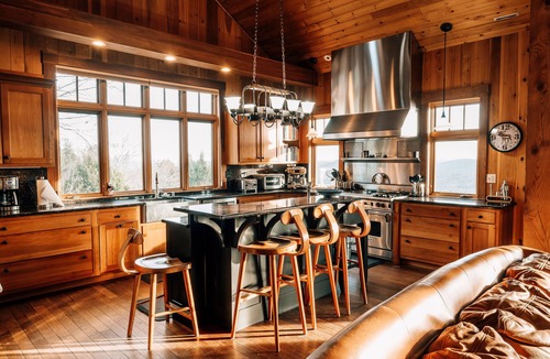 Norway House | Timber-framed Lodge with Panoramic Mountain Views