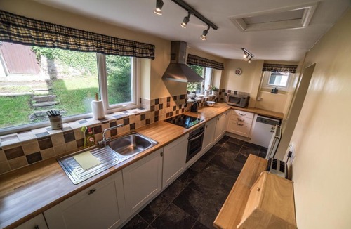 St Brides House | Timber Hill - Cottage with Hot tub