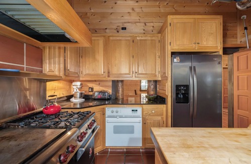 Camp Connell Cabin | Timber & Horn- Hot Tub