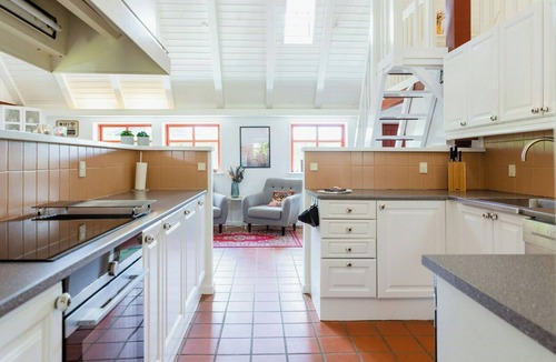 Hals House | Timber house with sauna and activity room