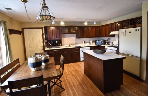 Ludlow Hotel | Timber Inn Motel