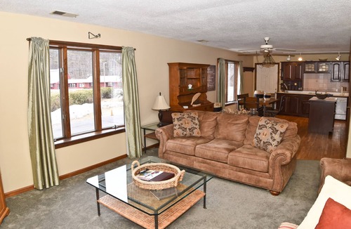 Ludlow Hotel | Timber Inn Motel