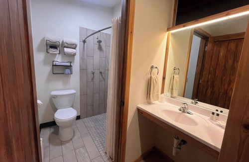 Phillips Hotel | Timber Inn