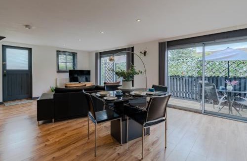 Kidlington House | Timber Lodge