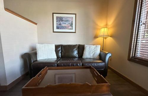 Cle Elum Hotel | Timber Lodge Inn