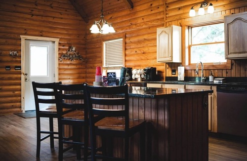 Amity Cabin | Timber Lodge Ranch - Bear Claw Cabin
